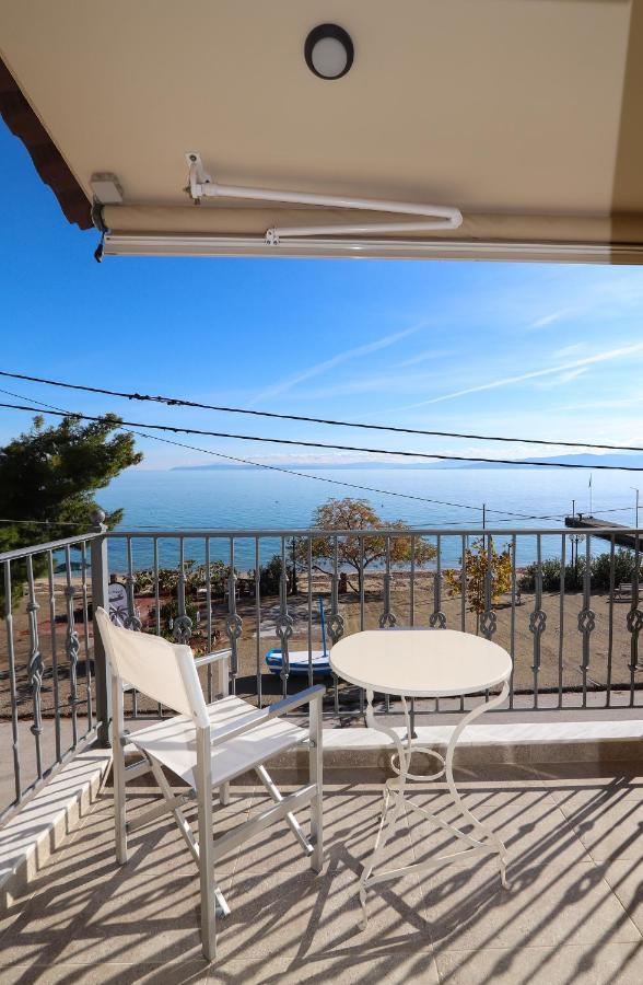 East & West Seaside Apartments Gialtra Екстер'єр фото