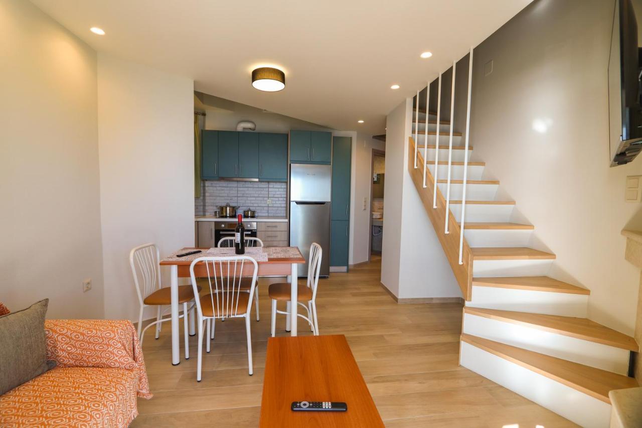 East & West Seaside Apartments Gialtra Екстер'єр фото