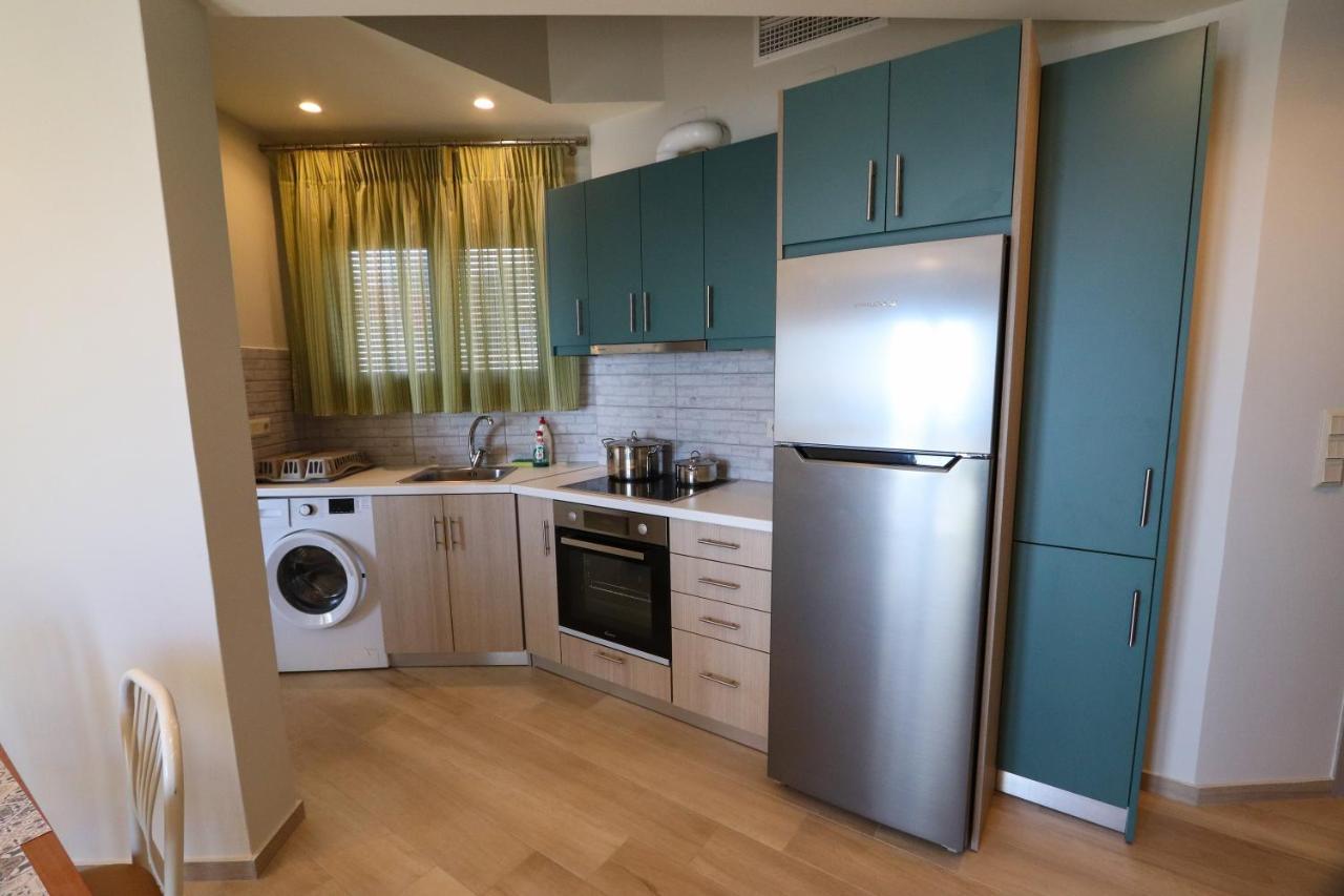 East & West Seaside Apartments Gialtra Екстер'єр фото