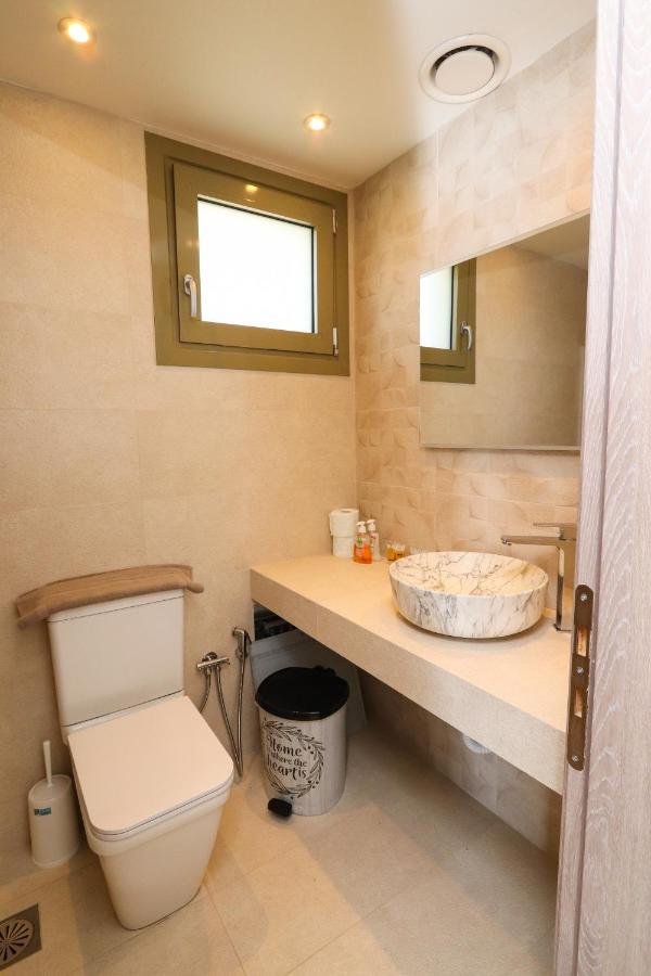 East & West Seaside Apartments Gialtra Екстер'єр фото