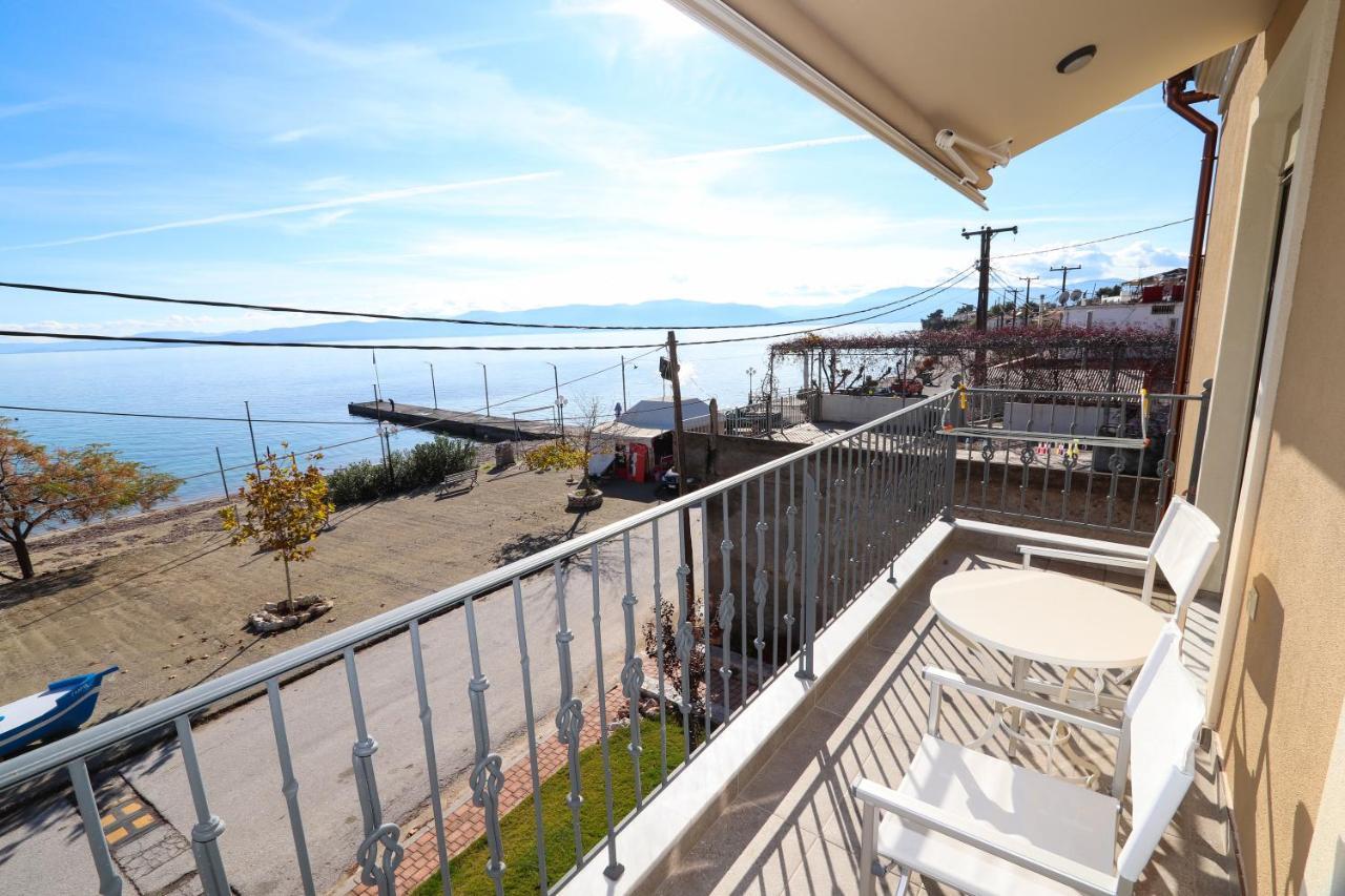 East & West Seaside Apartments Gialtra Екстер'єр фото