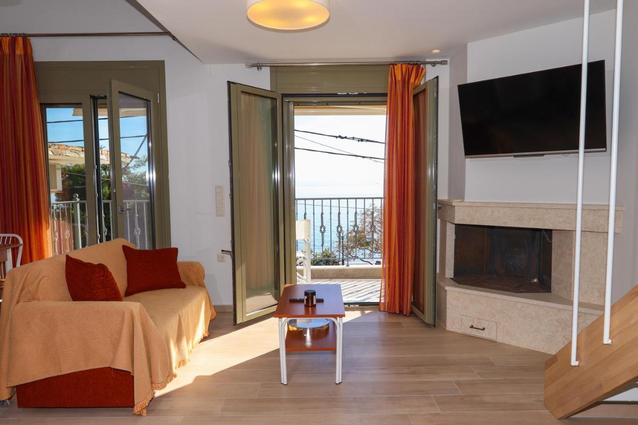 East & West Seaside Apartments Gialtra Екстер'єр фото