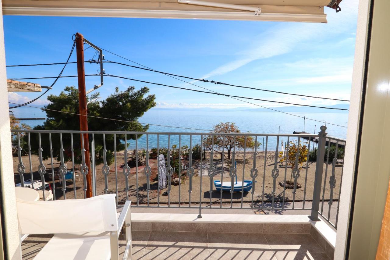 East & West Seaside Apartments Gialtra Екстер'єр фото