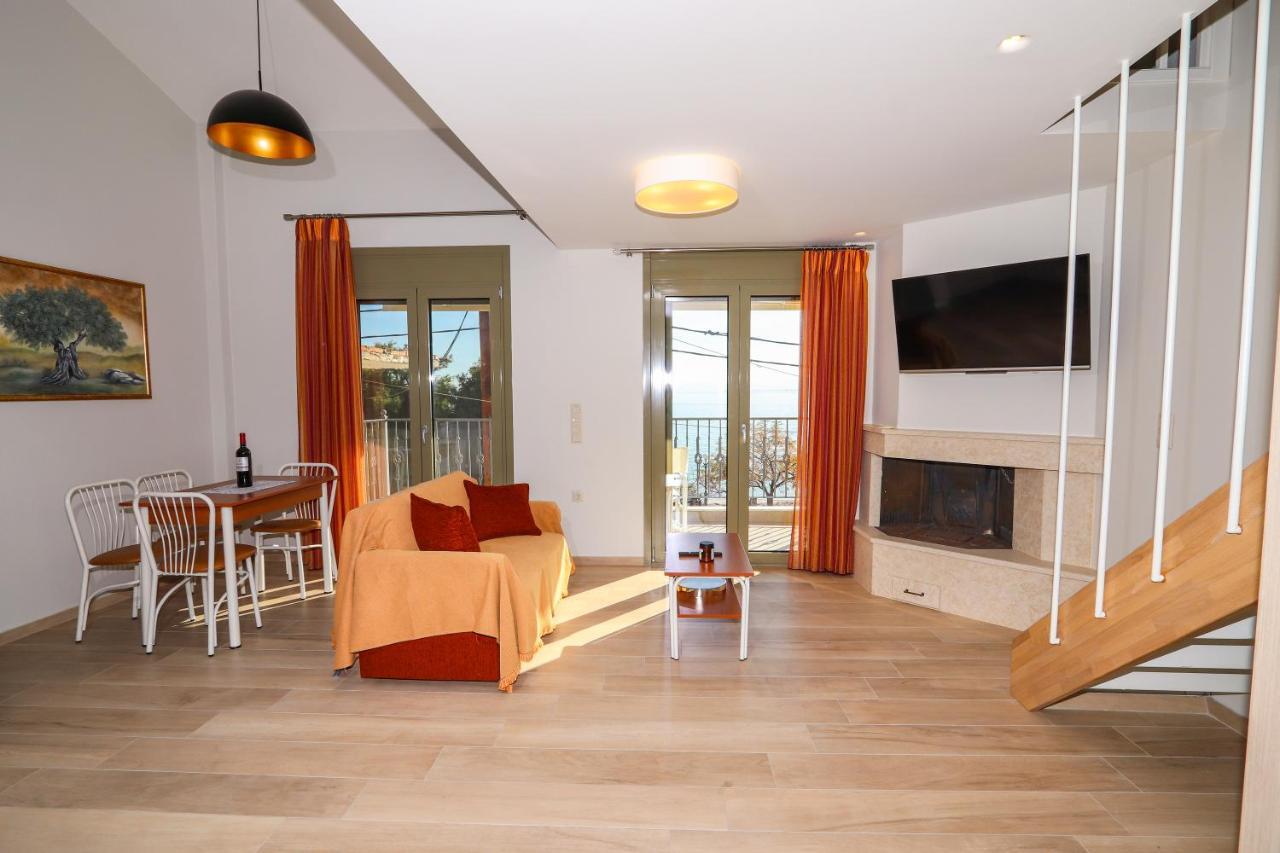 East & West Seaside Apartments Gialtra Екстер'єр фото