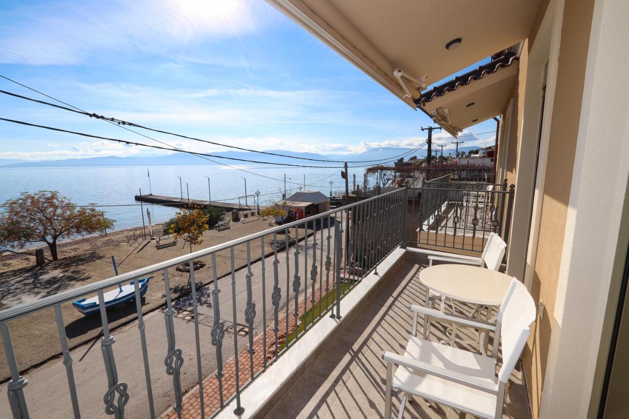 East & West Seaside Apartments Gialtra Екстер'єр фото