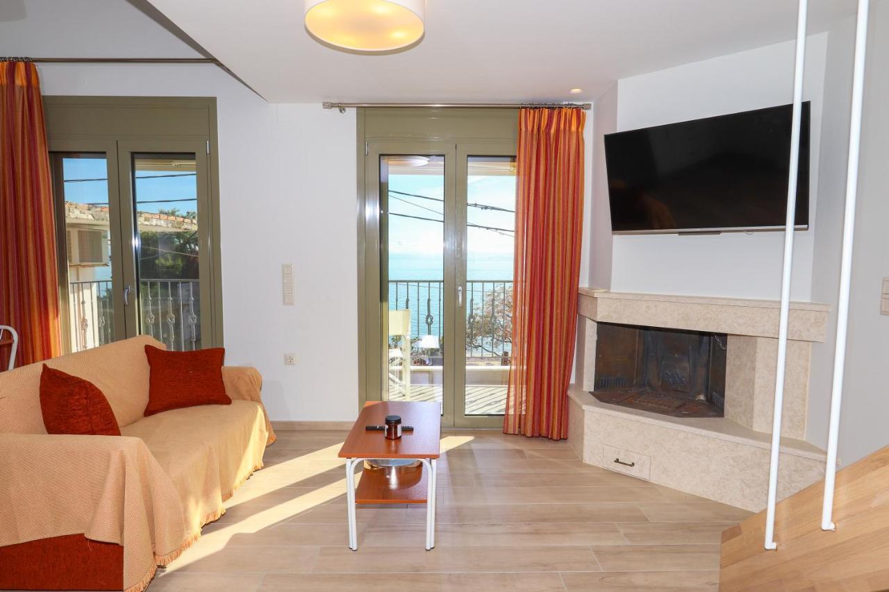East & West Seaside Apartments Gialtra Екстер'єр фото
