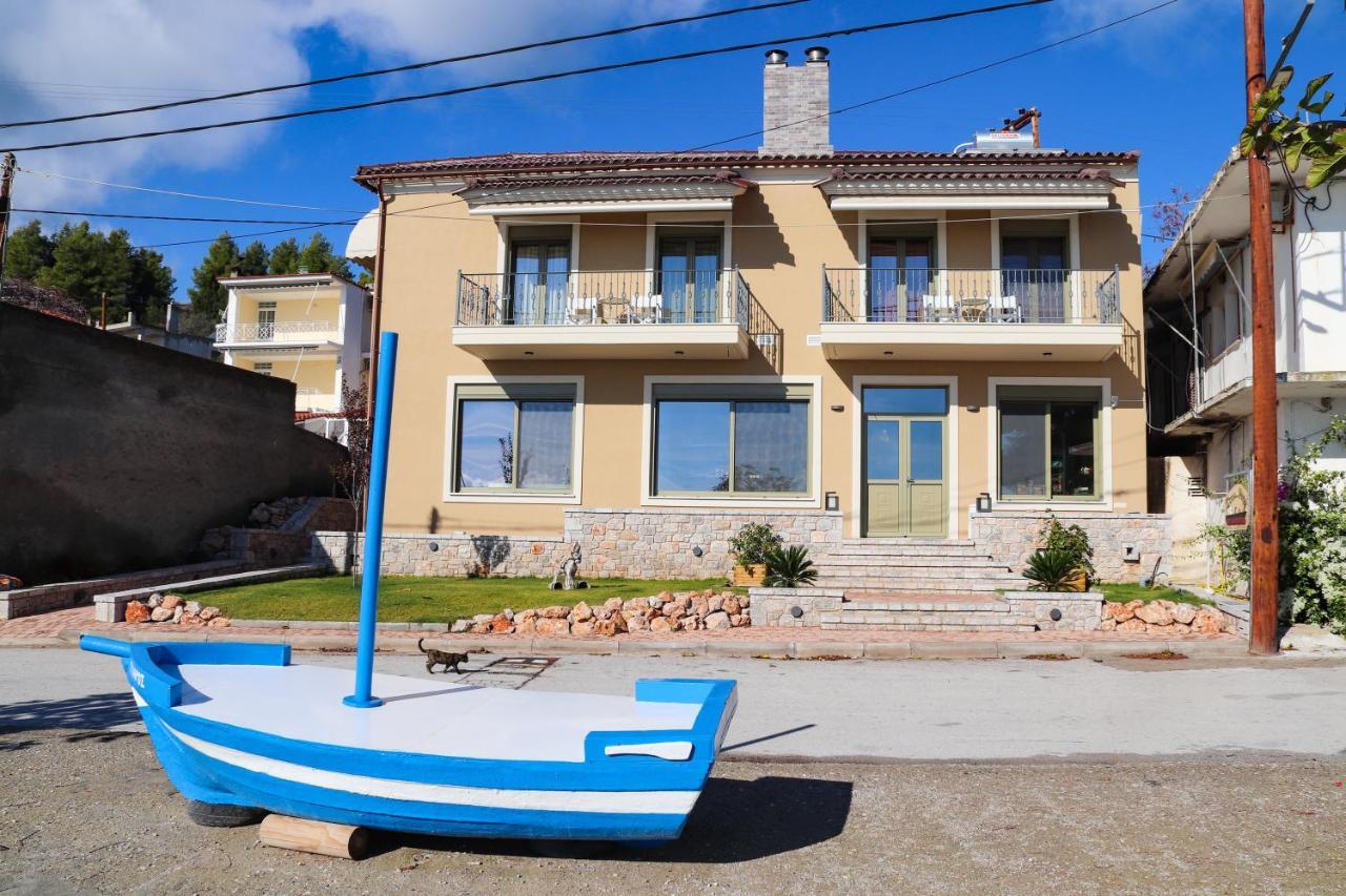 East & West Seaside Apartments Gialtra Екстер'єр фото