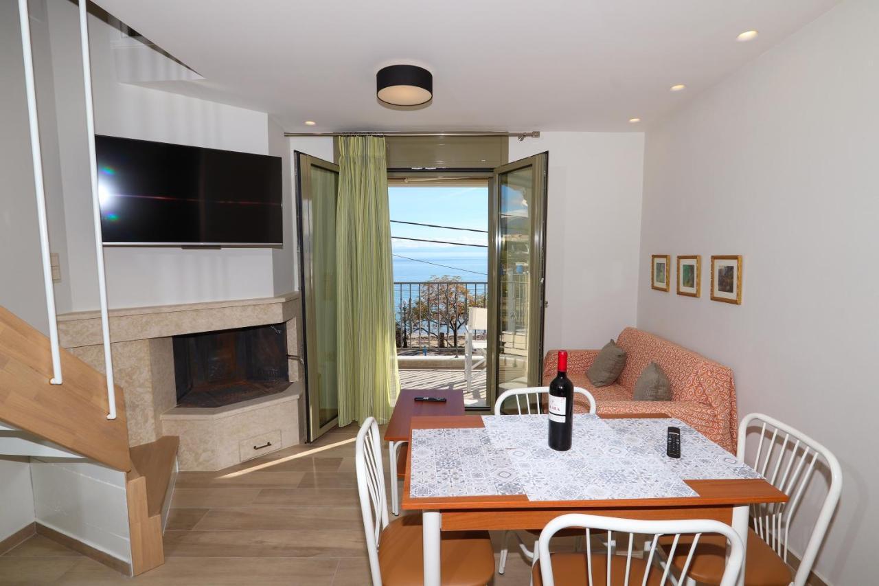 East & West Seaside Apartments Gialtra Екстер'єр фото